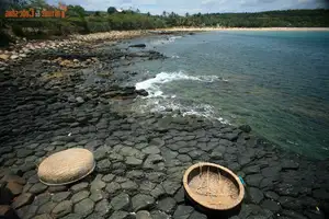 View Ganh Da Dia Dak Lak: Ancient Volcanic Wonder, Mystical Beauty Captivating Tourists-1