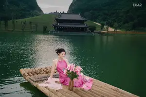 Traditional Vietnamese Beauty A Muse by the Ancient Lake Serene Charm-11