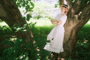 YiTuYu Art Language Vol.8293 Fei Fei: Captivating Vintage Charm in Nature's Embrace-18