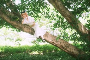 YiTuYu Art Language Vol.8293 Fei Fei: Captivating Vintage Charm in Nature's Embrace-7