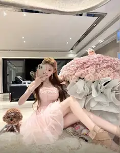 Chinese Hot Girl's Stunning Beauty & 20 Billion VND Luxury Car: Is It a Boyfriend's Gift?-5