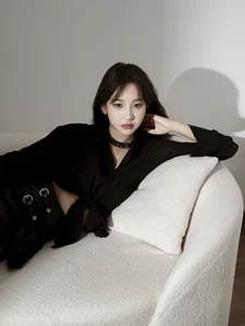 Elegant Portrait Photography by YiTuYu Art Language Vol.9235 Featuring Model Rou Rou – Stunning High-Resolution Aesthetic Gallery-21