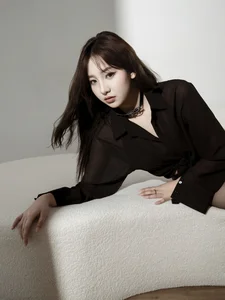 Elegant Portrait Photography by YiTuYu Art Language Vol.9235 Featuring Model Rou Rou – Stunning High-Resolution Aesthetic Gallery-4