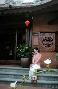 Elegant Vietnamese Beauty at a Peaceful Pagoda: Discover the Serene Style and Spiritual Grace of Vo Nhat Linh-10