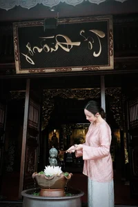 Elegant Vietnamese Beauty at a Peaceful Pagoda: Discover the Serene Style and Spiritual Grace of Vo Nhat Linh-0