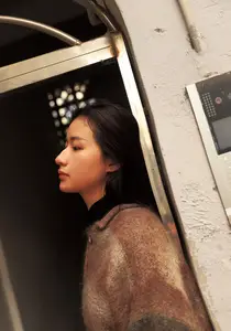 Yang Jia Xin: Pensive Beauty in YiTuYu Art Collection-12