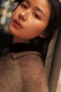 Yang Jia Xin: Pensive Beauty in YiTuYu Art Collection-20