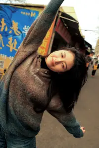 Yang Jia Xin: Pensive Beauty in YiTuYu Art Collection-8