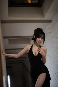 YiTuYu Vol.8830: Yuan Yuan Cheng – Elegant Allure Under Mysterious Light-23