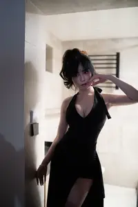 YiTuYu Vol.8830: Yuan Yuan Cheng – Elegant Allure Under Mysterious Light-14