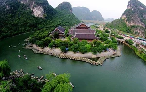 Finding Peace at Trang An: The Fenghuang Ancient Town of Ninh Binh-2