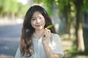 Stunning Portrait Photography of Xiao Wan in YiTuYu Art Language Vol.9292: Aesthetic School-Inspired Senior Sister Concept-4