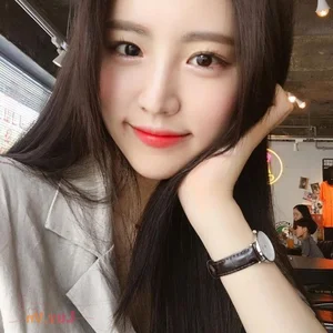 Radiant K-Beauty Inspiration: Sweet and Elegant Korean Girl Aesthetic-13