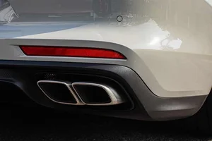 Stunning Porsche Panamera Turbo S in Deep Metallic Green: The Ultimate Blend of Luxury Performance and High-End Automotive Engineering-1