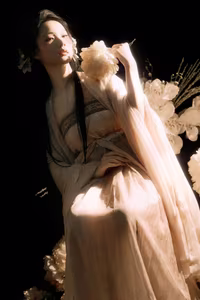 YiTuYu Vol.8284: Ren Gui Yu Er's Ethereal Classical Beauty – An East Asian Art Language Masterpiece-10