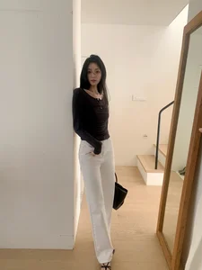 4 Essential White Fashion Pieces for a Chic, Youthful Summer Wardrobe: The Ultimate Minimalist Style Guide-3