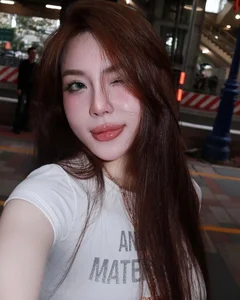 Chu Hong Anh: The Radiant Muse Blending Gen Z Chic With Timeless Elegance-0