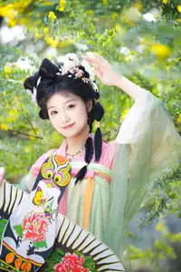 Graceful Hanfu Beauty with Dreamy Butterfly Kite - Zi Yu, YiTuYu Vol.8737-20