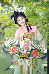 Graceful Hanfu Beauty with Dreamy Butterfly Kite - Zi Yu, YiTuYu Vol.8737-5