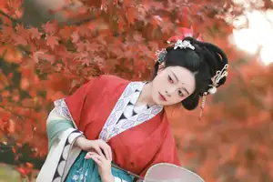 YiTuYu Vol.8605: Sui Sui Ru Yi – Classical Charm Amidst Autumn Hues-5