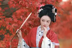 YiTuYu Vol.8605: Sui Sui Ru Yi – Classical Charm Amidst Autumn Hues-12
