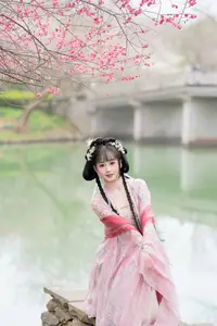 YiTuYu Vol.8759: Jiao Yi Zhi Sui Sui's Grace Amidst Blooming Plum Blossoms-12