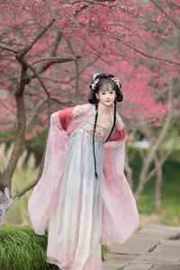 YiTuYu Vol.8759: Jiao Yi Zhi Sui Sui's Grace Amidst Blooming Plum Blossoms-6