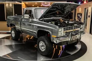 See the Chevrolet Silverado 1987: The classic pickup truck collectors dream of-6