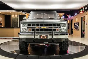 See the Chevrolet Silverado 1987: The classic pickup truck collectors dream of-4
