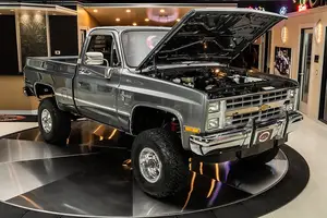 See the Chevrolet Silverado 1987: The classic pickup truck collectors dream of-3