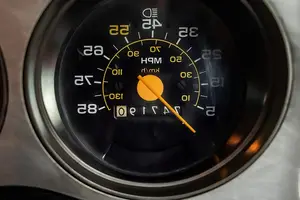 See the Chevrolet Silverado 1987: The classic pickup truck collectors dream of-11