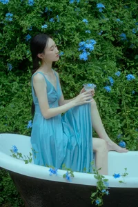 Ethereal Blue Snowflake Aesthetic: Featuring Model A Ji Yuan Zi in Art Language Vol.9320 Photography Collection-6