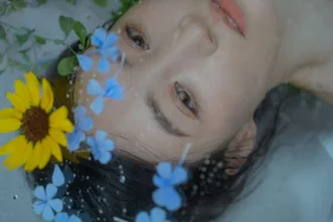 Ethereal Blue Snowflake Aesthetic: Featuring Model A Ji Yuan Zi in Art Language Vol.9320 Photography Collection-11