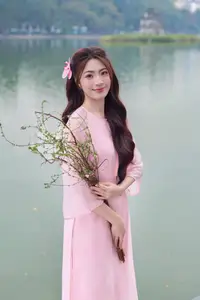 Gentle Pink Ao Dai: Vietnamese Beauty Shines by Hoan Kiem Lake in Spring Hanoi-0