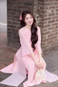 Gentle Pink Ao Dai: Vietnamese Beauty Shines by Hoan Kiem Lake in Spring Hanoi-4