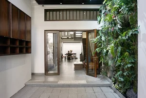 Modern Eco-Friendly Home Design Inspired by Tropical Coconut Leaves in Ho Chi Minh City: A Sustainable Architectural Masterpiece with Split-Level Living-9