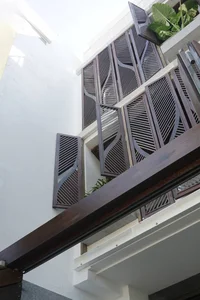 Modern Eco-Friendly Home Design Inspired by Tropical Coconut Leaves in Ho Chi Minh City: A Sustainable Architectural Masterpiece with Split-Level Living-6