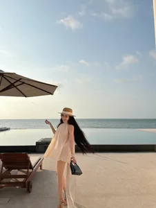 Tropical Escape: Luxury Resort Fashion and Summer Travel Inspiration for Your Next Dream Vacation-1