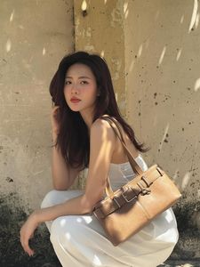 Minh Trang: Captivating Screen Muse Embraces Simple Everyday Style-7