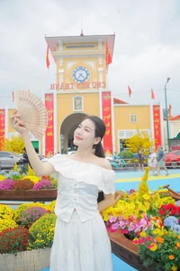 Discover the Stunning New Look of Ben Thanh Market: Ho Chi Minh City's Iconic Landmark Renovated for Travelers and Locals-0