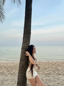 Stunning Beach Travel Inspiration: Mai Thao Ngoc (Hat De) Shines in Latest Coastal Photoshoot and Summer Fashion Vibes-2