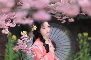 Elegant Portrait Photography: Kimi Fu Kun in YiTuYu Art Language Vol.9342 - Stunning Lifestyle and Fashion Inspiration-14