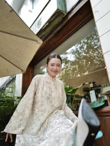 Kha Ngan radiates pure elegance in a traditional Vietnamese Ao Dai-1