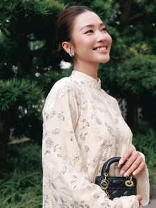 Kha Ngan radiates pure elegance in a traditional Vietnamese Ao Dai-6