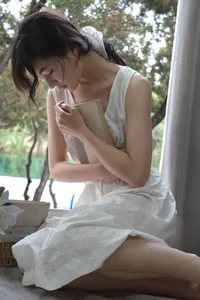 Aesthetic Portrait Photography: Art Language Vol.9230 Featuring Xiao Yu Tian Qi – Quiet Moments and Window Side Reading Reflections-16