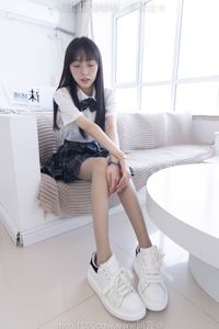 BoBoSocks No.541 Zhiyu Young Female Student in Chic JK Uniform White Sneakers Asian Fashion Icon-14