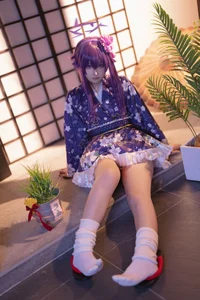 Ethereal New Year Elegance: Lunananya’s Stunning Igusa Haruka Cosplay from Blue Archive-9