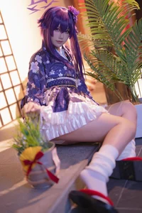 Ethereal New Year Elegance: Lunananya’s Stunning Igusa Haruka Cosplay from Blue Archive-3