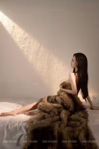 XVG No.17: Artistic Beauty and Ethereal Light, a Captivating Portrait-2