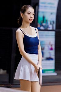 Nhat Le Shines on Pickleball Court, Elevating Beauty with Captivating Athletic Style.-7